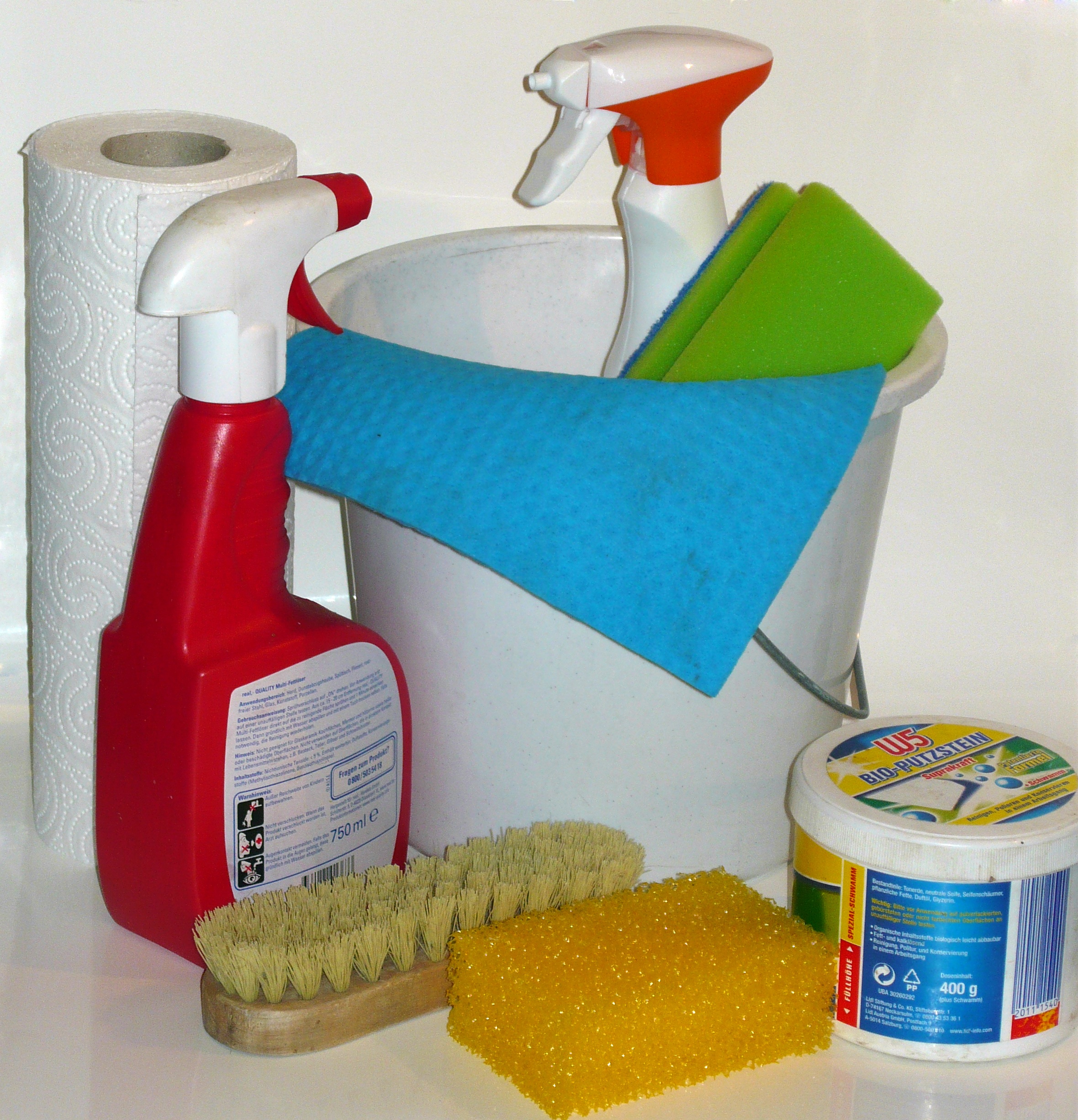 Consejos prácticos para realizar la limpieza de forma⁤ segura ⁣y eficiente
